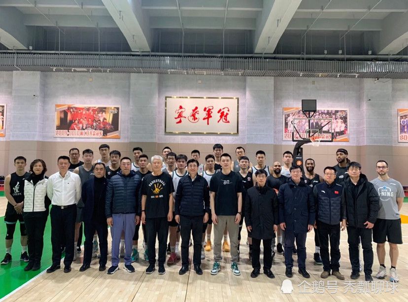 门将：诺伊尔（803分）后卫：拉姆（844分）、贝肯鲍尔（783分）、胡梅尔斯（744分）中场：罗本（871分）、施魏因施泰格（872分）、托马斯-穆勒（831分）、里贝里（846分）锋线：莱万（845分）、盖德-穆勒（844分）、克洛泽（806分）